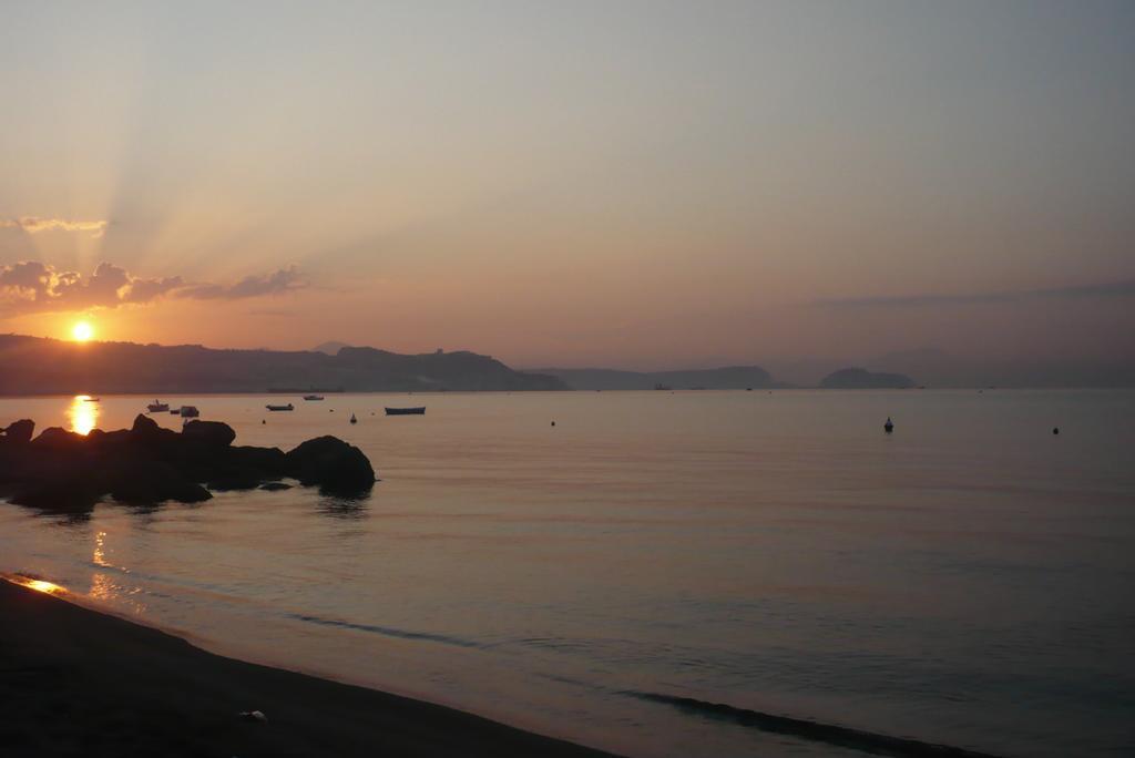 Albergo Delle Rose Pozzuoli Kültér fotó